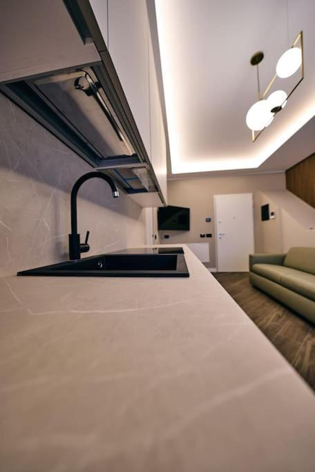 Contempora Apartments - Two Bedrooms Monet Милано Екстериор снимка