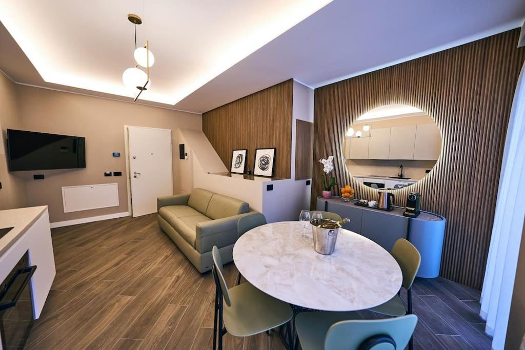 Contempora Apartments - Two Bedrooms Monet Милано Екстериор снимка