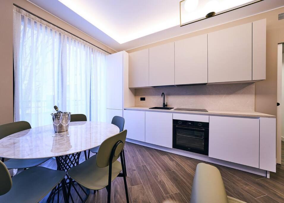 Contempora Apartments - Two Bedrooms Monet Милано Екстериор снимка